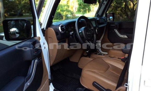Buy Used Jeep Wrangler White Car in Al khuwair in al-Batinah Buy Used Jeep Wrangler White Car in Al khuwair in al-Batinah