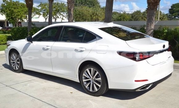 Buy Used Lexus RX 350 White Car in al–Khaburah in al-Batinah