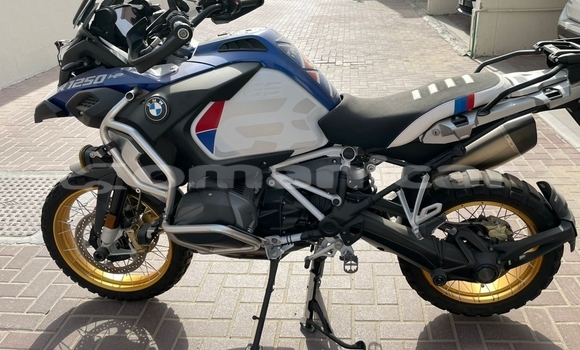 Buy Used BMW R1200GS Adventure White Bike in Muscat in Masqat Buy Used BMW R1200GS Adventure White Bike in Muscat in Masqat