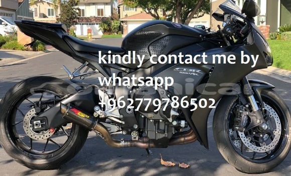 Buy Used Honda CBR 1000 RR Black Bike in Azaiba in Masqat Buy Used Honda CBR 1000 RR Black Bike in Azaiba in Masqat