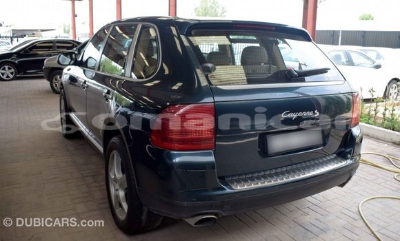 Buy Import Porsche Cayenne Green Car in Import - Dubai in Dhufar Buy Import Porsche Cayenne Green Car in Import - Dubai in Dhufar