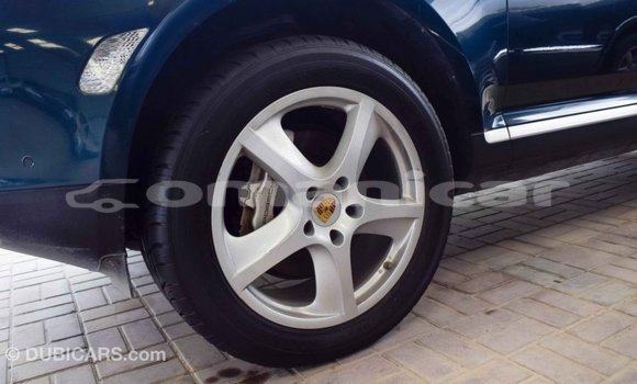 Buy Import Porsche Cayenne Green Car in Import - Dubai in Dhufar