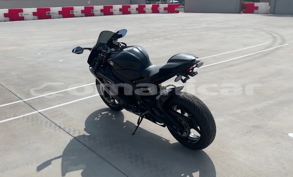Buy Used Yamaha YZF Black Bike in Masqat in Masqat Buy Used Yamaha YZF Black Bike in Masqat in Masqat