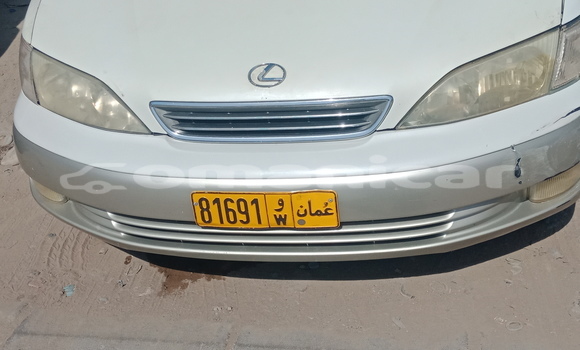 Buy Used Lexus ES 300 White Car in as–Sib in Masqat Buy Used Lexus ES 300 White Car in as–Sib in Masqat
