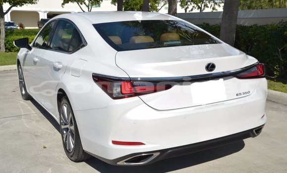 Buy Used Lexus ES White Car in al–Khaburah in al-Batinah Buy Used Lexus ES White Car in al–Khaburah in al-Batinah