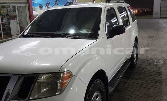 Buy Used Nissan Pathfinder White Car in Muscat in Masqat Buy Used Nissan Pathfinder White Car in Muscat in Masqat