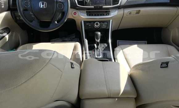 Buy Used Honda Accord White Car in Bawshar in Masqat Buy Used Honda Accord White Car in Bawshar in Masqat