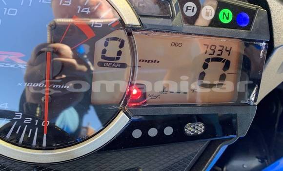 Buy Used Suzuki GSX–R Blue Bike in Madinat Qabus in Masqat Buy Used Suzuki GSX–R Blue Bike in Madinat Qabus in Masqat