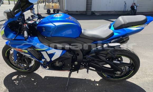 Buy Used Suzuki GSX–R Blue Bike in Madinat Qabus in Masqat Buy Used Suzuki GSX–R Blue Bike in Madinat Qabus in Masqat