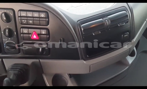 Buy Used Mercedes‒Benz Truck White Truck in Muscat in Masqat Buy Used Mercedes‒Benz Truck White Truck in Muscat in Masqat