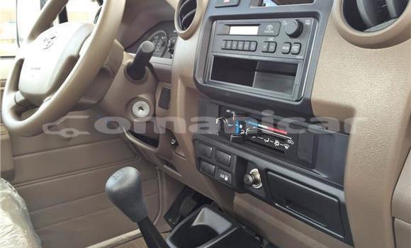 Buy Used Toyota Land Cruiser White Car in Muscat in Masqat Buy Used Toyota Land Cruiser White Car in Muscat in Masqat