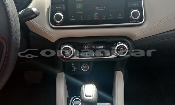 Buy Used Nissan Sunny White Car in Muscat in Masqat Buy Used Nissan Sunny White Car in Muscat in Masqat