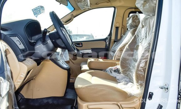 Buy Import Hyundai Accent White Car in Import - Dubai in Dhufar Buy Import Hyundai Accent White Car in Import - Dubai in Dhufar