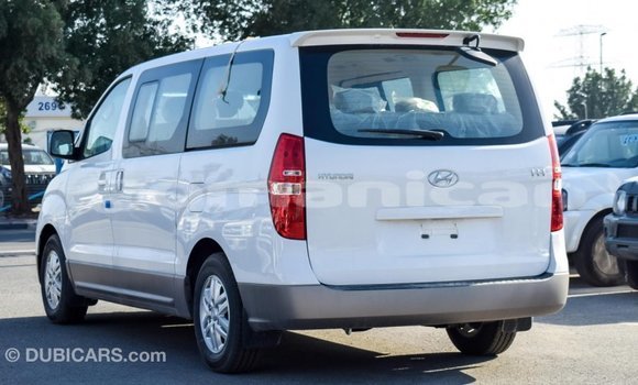 Buy Import Hyundai Accent White Car in Import - Dubai in Dhufar Buy Import Hyundai Accent White Car in Import - Dubai in Dhufar