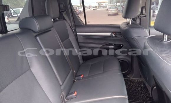 Buy Used Toyota Hilux Blue Car in as–Suwayq in al-Batinah Buy Used Toyota Hilux Blue Car in as–Suwayq in al-Batinah