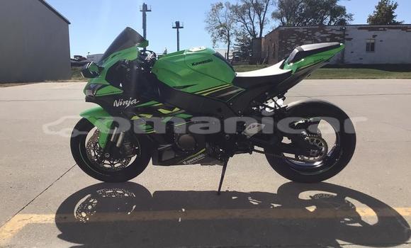 Buy Used Kawasaki ZX-R Green Bike in Muscat in Masqat Buy Used Kawasaki ZX-R Green Bike in Muscat in Masqat