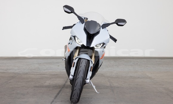 Buy Used BMW S 1000 White Bike in Muscat in Masqat Buy Used BMW S 1000 White Bike in Muscat in Masqat