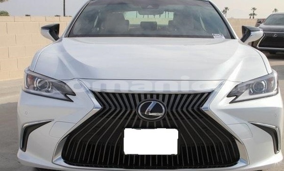 Buy Used Lexus ES White Car in Muscat in Masqat Buy Used Lexus ES White Car in Muscat in Masqat
