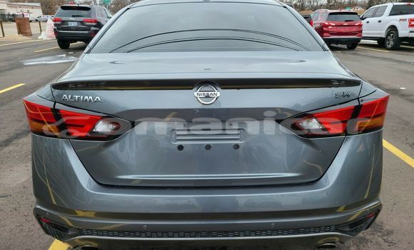 Buy Used Nissan Altima Silver Car in Al khuwair in al-Batinah Buy Used Nissan Altima Silver Car in Al khuwair in al-Batinah