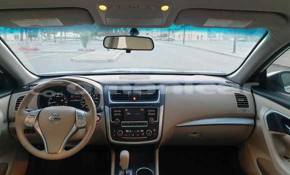 Buy Used Nissan Altima White Car in Muscat in Masqat Buy Used Nissan Altima White Car in Muscat in Masqat