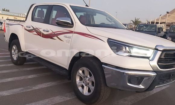 Buy Used Toyota HiAce White Truck in Salalah in Dhufar