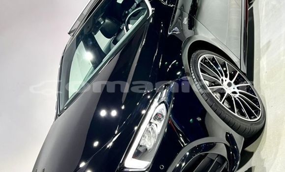 Buy Used Mercedes Viano Black Car in Muscat in Masqat