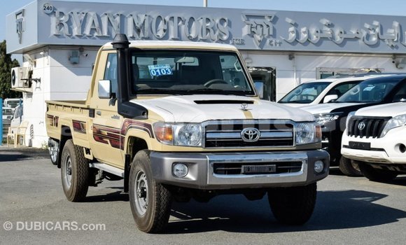 Buy Import Toyota Land Cruiser Beige Car in Import - Dubai in Dhufar Buy Import Toyota Land Cruiser Beige Car in Import - Dubai in Dhufar