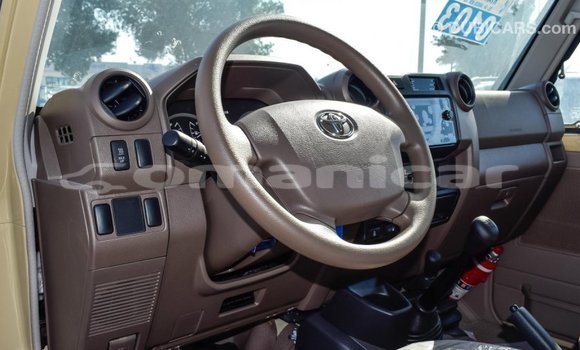 Buy Import Toyota Land Cruiser Beige Car in Import - Dubai in Dhufar Buy Import Toyota Land Cruiser Beige Car in Import - Dubai in Dhufar