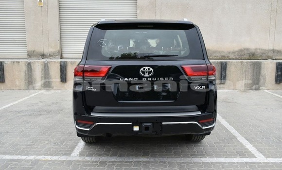 Buy New Toyota Land Cruiser Black Car in Muscat in Masqat Buy New Toyota Land Cruiser Black Car in Muscat in Masqat