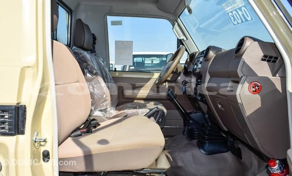 Buy Import Toyota Land Cruiser Beige Car in Import - Dubai in Dhufar Buy Import Toyota Land Cruiser Beige Car in Import - Dubai in Dhufar