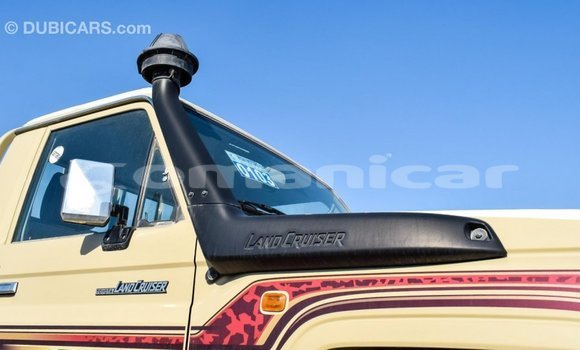 Buy Import Toyota Land Cruiser Beige Car in Import - Dubai in Dhufar Buy Import Toyota Land Cruiser Beige Car in Import - Dubai in Dhufar