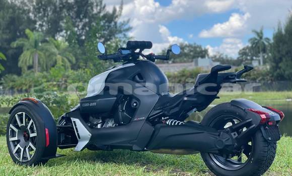 Buy Used Can–am DS 650 Black Bike in Wadi Al Kabir in Masqat Buy Used Can–am DS 650 Black Bike in Wadi Al Kabir in Masqat