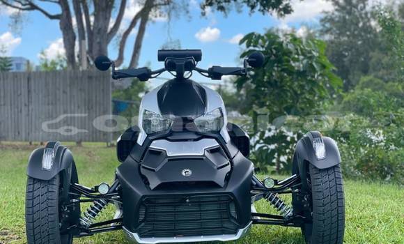 Buy Used Can–am DS 650 Black Bike in Wadi Al Kabir in Masqat Buy Used Can–am DS 650 Black Bike in Wadi Al Kabir in Masqat