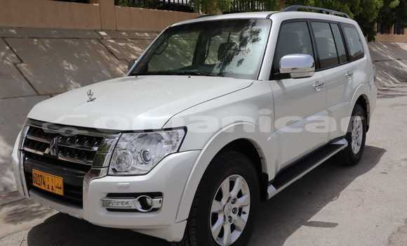 Buy Used Mitsubishi Pajero White Car in Muscat in Masqat Buy Used Mitsubishi Pajero White Car in Muscat in Masqat