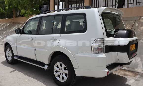 Buy Used Mitsubishi Pajero White Car in Muscat in Masqat Buy Used Mitsubishi Pajero White Car in Muscat in Masqat