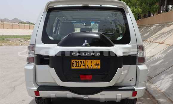 Buy Used Mitsubishi Pajero White Car in Muscat in Masqat Buy Used Mitsubishi Pajero White Car in Muscat in Masqat
