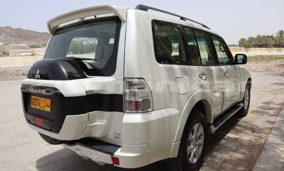 Buy Used Mitsubishi Pajero White Car in Muscat in Masqat Buy Used Mitsubishi Pajero White Car in Muscat in Masqat