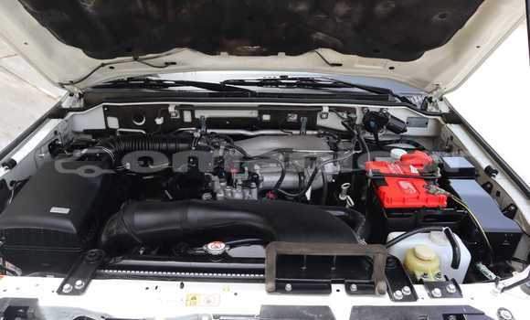 Buy Used Mitsubishi Pajero White Car in Muscat in Masqat Buy Used Mitsubishi Pajero White Car in Muscat in Masqat