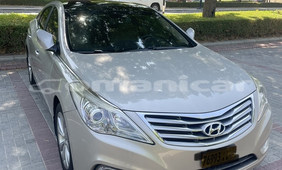 Buy Used Hyundai Azera Beige Car in Bawshar in Masqat Buy Used Hyundai Azera Beige Car in Bawshar in Masqat