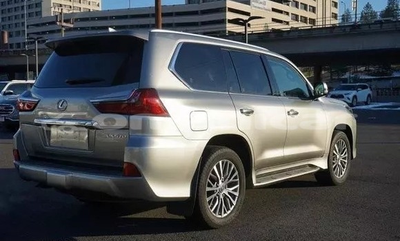 Buy Used Lexus LX 570 Silver Car in al–Khaburah in al-Batinah Buy Used Lexus LX 570 Silver Car in al–Khaburah in al-Batinah