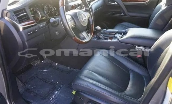 Buy Used Lexus LX 570 Silver Car in al–Khaburah in al-Batinah Buy Used Lexus LX 570 Silver Car in al–Khaburah in al-Batinah