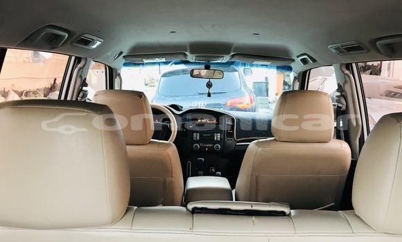 Buy Used Mitsubishi Pajero White Car in Muscat in Masqat Buy Used Mitsubishi Pajero White Car in Muscat in Masqat