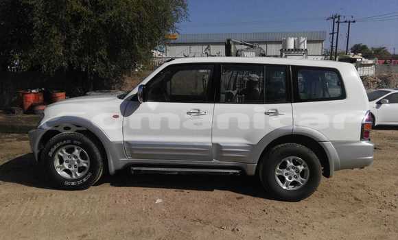 Buy Used Mitsubishi Pajero White Car in Muscat in Masqat Buy Used Mitsubishi Pajero White Car in Muscat in Masqat
