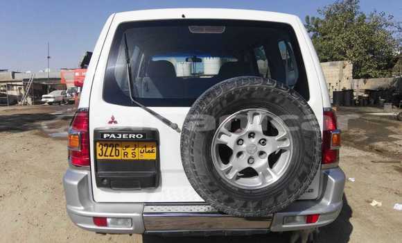 Buy Used Mitsubishi Pajero White Car in Muscat in Masqat Buy Used Mitsubishi Pajero White Car in Muscat in Masqat
