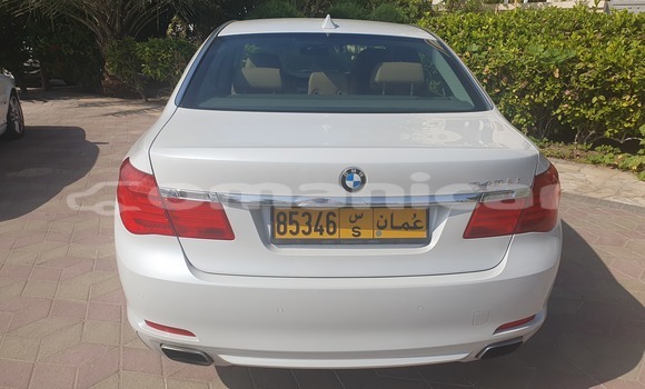 Buy Used BMW 7-Series White Car in Muscat in Masqat