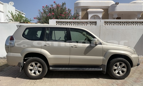 Buy Used Toyota Prado Beige Car in Suhar in al-Batinah Buy Used Toyota Prado Beige Car in Suhar in al-Batinah