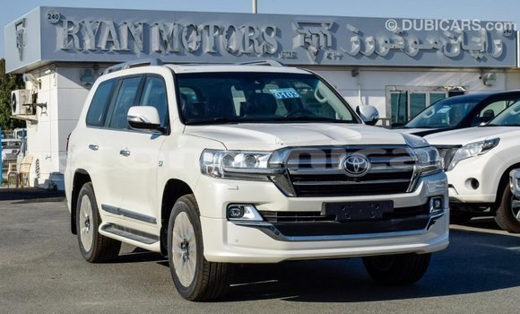 Buy Import Toyota Land Cruiser White Car in Import - Dubai in Dhufar Buy Import Toyota Land Cruiser White Car in Import - Dubai in Dhufar