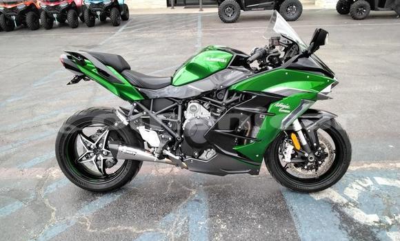 Buy Used Kawasaki ZX-R Green Bike in Sur in ash-Sharqiyah