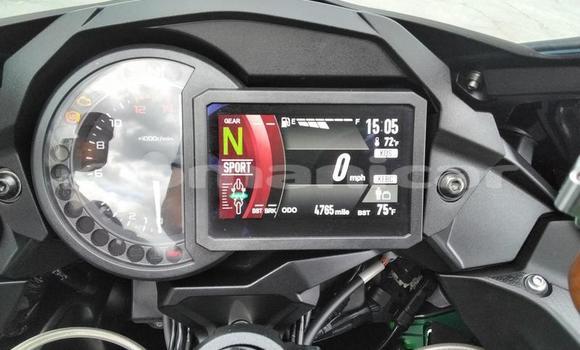 Buy Used Kawasaki ZX-R Green Bike in Sur in ash-Sharqiyah Buy Used Kawasaki ZX-R Green Bike in Sur in ash-Sharqiyah