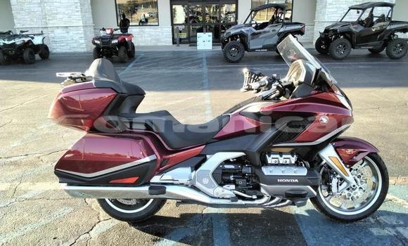 Buy Used Honda GOLD WING Red Bike in Muscat in Masqat Buy Used Honda GOLD WING Red Bike in Muscat in Masqat